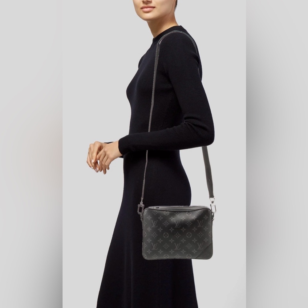 LOUIS VUITTON MESSENGER CROSSBODY BAG - Picture 4 of 12